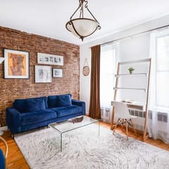 26-3B 1BR prime 20's WD in unit Courtyard