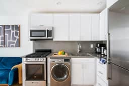 75-2D 1BR Prime UES W&D Balcony Elevator - Image 5