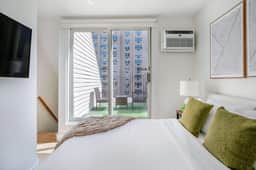1597-PHS New 1BR/2bath PH Duplex W/D Outdoor Deck - Image 2