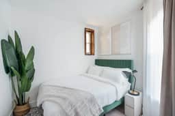 48-3FE 2BR Prime Midtown West - Image 3
