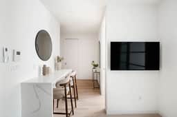 345-3A 2BR Newly Reno Prime UES WD in unit - Image 5