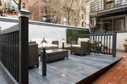26-3A  Oversize studio Gramercy W/D in Unit Outdoor Courtyard - Image 3