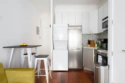 24-18 New Gramercy Studio W/D in Unit Fully Reno - Image 3