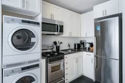 75-2B Prime Upper East 1BR W/D Elevator - Image 4