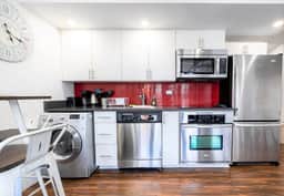 809-6B New 2BR Duplex With Private Patio - Image 5