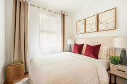 Bright & Spacious Fully Furnished 2-Bedrooms in Prime West Village - Image 3