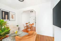 444-3E Contemporary 2BR in Hell's Kitchen - Image 4