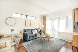 809-5A  Gorgeous New 1BR Heart of Midtown - Image 5