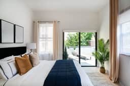 78-4A 2BR Duplex with a private outdoor UES - Image 3