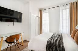 1290-10 New Renovated 2 Bedrooms in UES WD in unit - Image 4