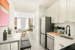 240-10 New Modern Studio UES W/D - Image 3