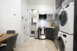78-1A Modern 1BR W&D Walk to Central Park - Image 4