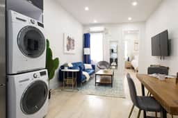 78-1A Modern 1BR W&D Walk to Central Park - Image 2