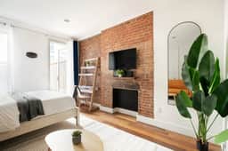 24-4  New Private Terrace W/D Apt Prime Gramercy - Image 2