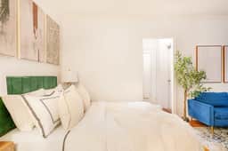 105-1G Studio in Park Ave Location - Image 3