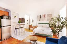 105-1G Studio in Park Ave Location - Image 5