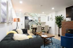 75-5A Luxury 3BR Duplex  W/D in unit Elevator - Image 2