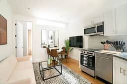 1290-16 New Renovated 2 Bedrooms in UES - Image 2