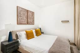 428-2W Newly Furnished 2BR Sleeps 5 Prime Location - Image 2