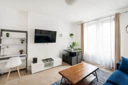 428-2W Newly Furnished 2BR Sleeps 5 Prime Location - Image 4