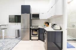 317-4A Modern 1BR W&D Walk to Central Park - Image 4
