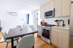 323-2 Spacious 2BR Williamsburg - Image 2
