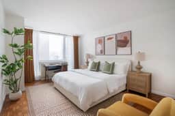 43-20A Newly furnished 1BR- full service Doorman laundry Gym Business Center - Image 4