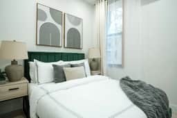 317-2D Modern 1BR W&D near Central Park - Image 4