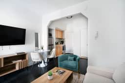 444-5A renovated 1BR in Hell's Kitchen newly furnished - Image 3