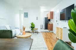 49-4A Prime Midtown newly 2BR W/D - Image 4