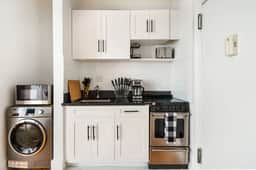 444-1A Beautiful 1BR Midtown West W/D in unit - Image 5