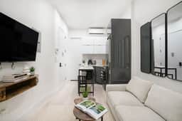 317-1B Modern 1BR UES W/D - Image 4