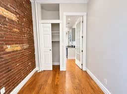53-1 1BR in the heart of W. Village, W/D near park - Image 4