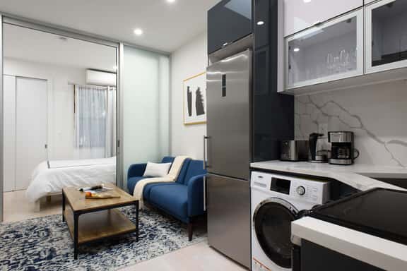78-4B  Renovated 1BR WD Walk 2 Central Park - Image 1