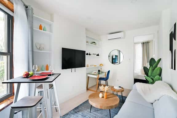 48-1FE New 1BR Prime hell's kitchen W/D - Image 1