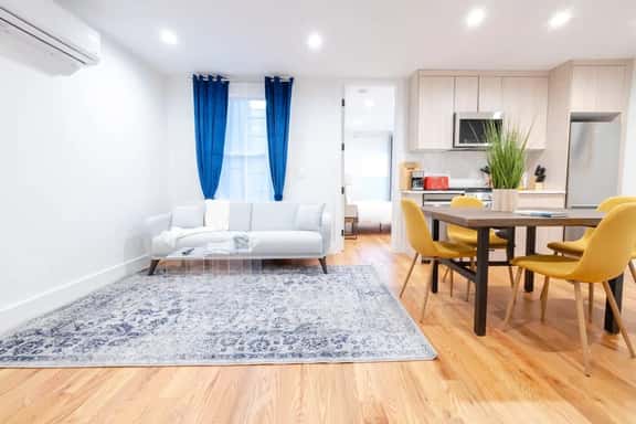 323-1 Spacious 2BR Williamsburg - Image 1