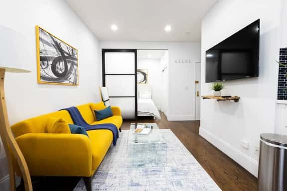 69-2D Stylish Lower East Side 1BR Apt - Image 1