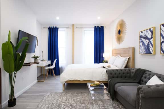 240-12  Brand New Studio Prime location W&D - Image 1