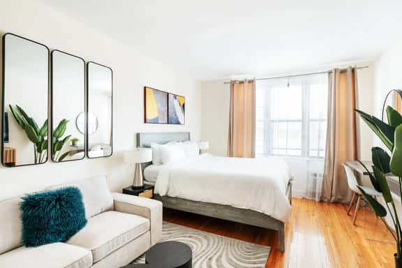 338-3B union square Newly Reno Sleeps 3 - Image 1