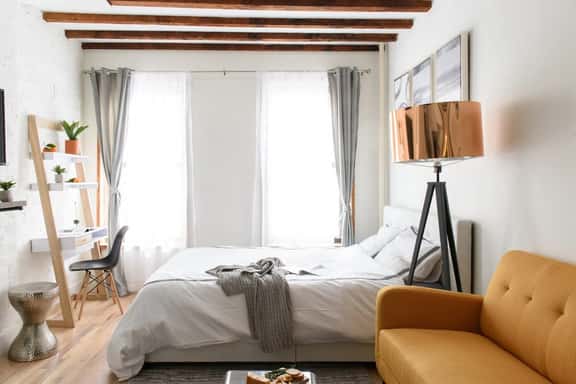 24-14  Renovated studio Prime gramercy W/D - Image 1