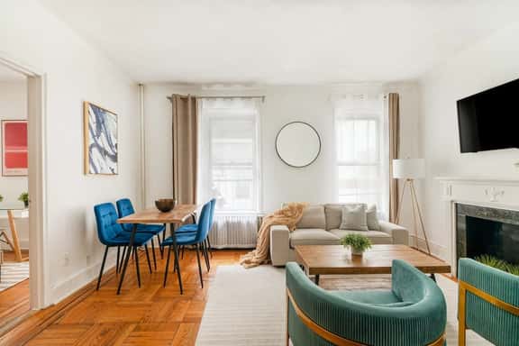 61-2C  Prime UES 2BR Newly furnished best value - Image 1