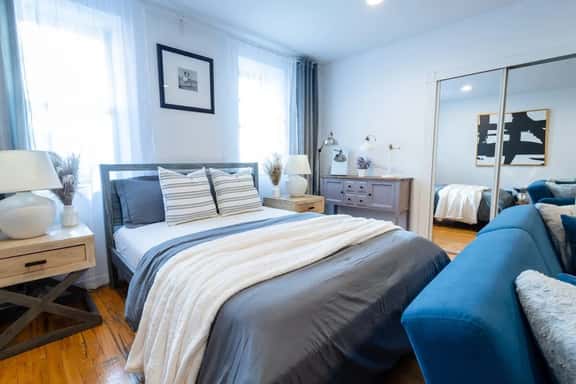 350-GA Spacious Studio Gramercy Sleeps 3 - Image 1