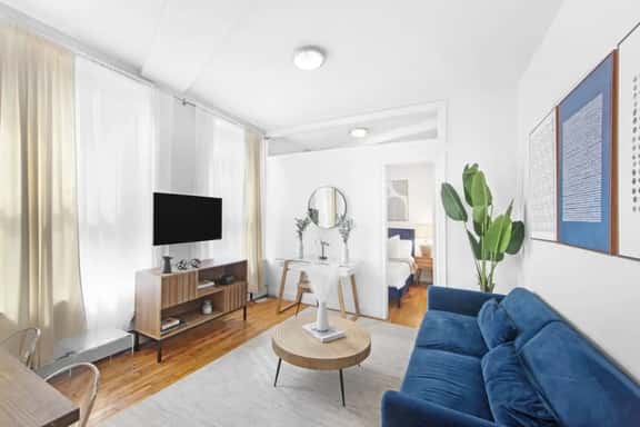 139-2E West Village 1BR best value - Image 1