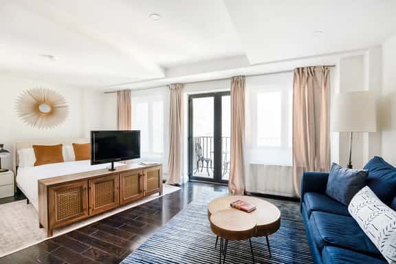 809-4B  Studio Balcony W/D Prime location - Image 1