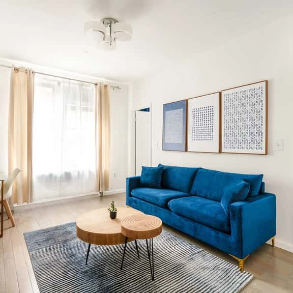 428-2E Newly furnished 2BR Prime Midtown sleeps 5 - Image 1