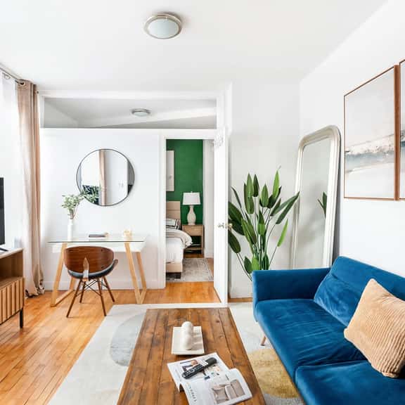 139-3E West Village 1BR best value - Image 1