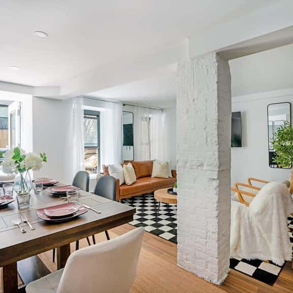 91-1D 3BR 2baths Duplex with a Private Backyard - Image 1