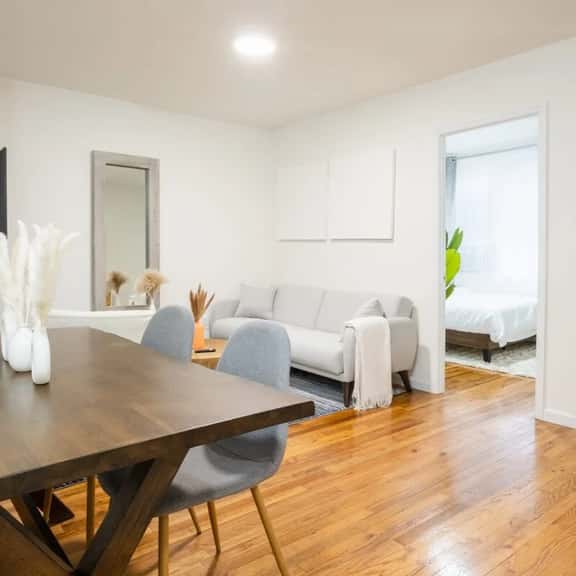 49-3B Newly renovated 2BR WD Midtown East - Image 1