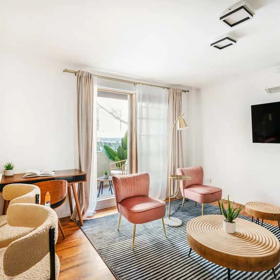 26-1C  Gramercy Large 1BR WD - Image 1