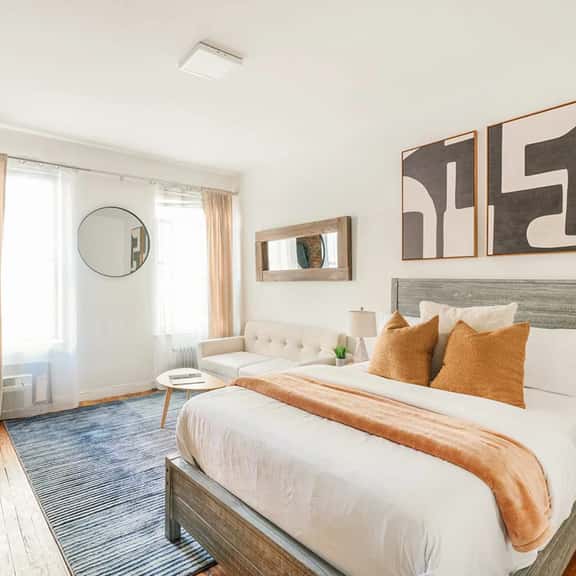 26-3A  Oversize studio Gramercy W/D in Unit Outdoor Courtyard - Image 1